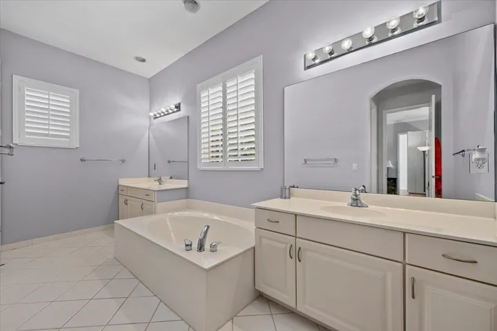 Upstairs Owner's Suite Bathroom