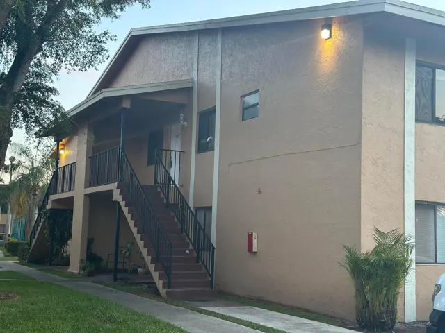 SIDE STAIRS