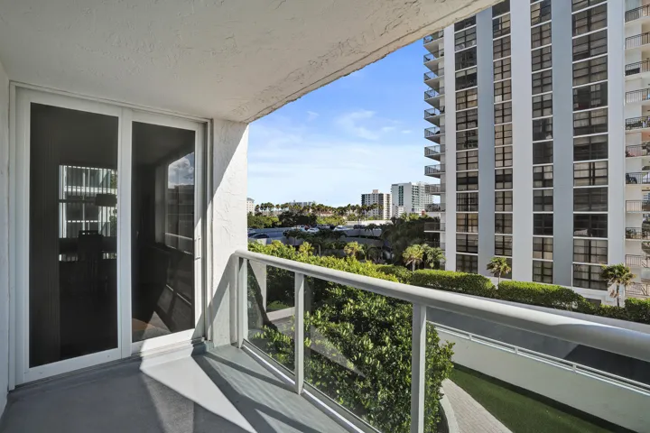 Private enclosed balcony - west view