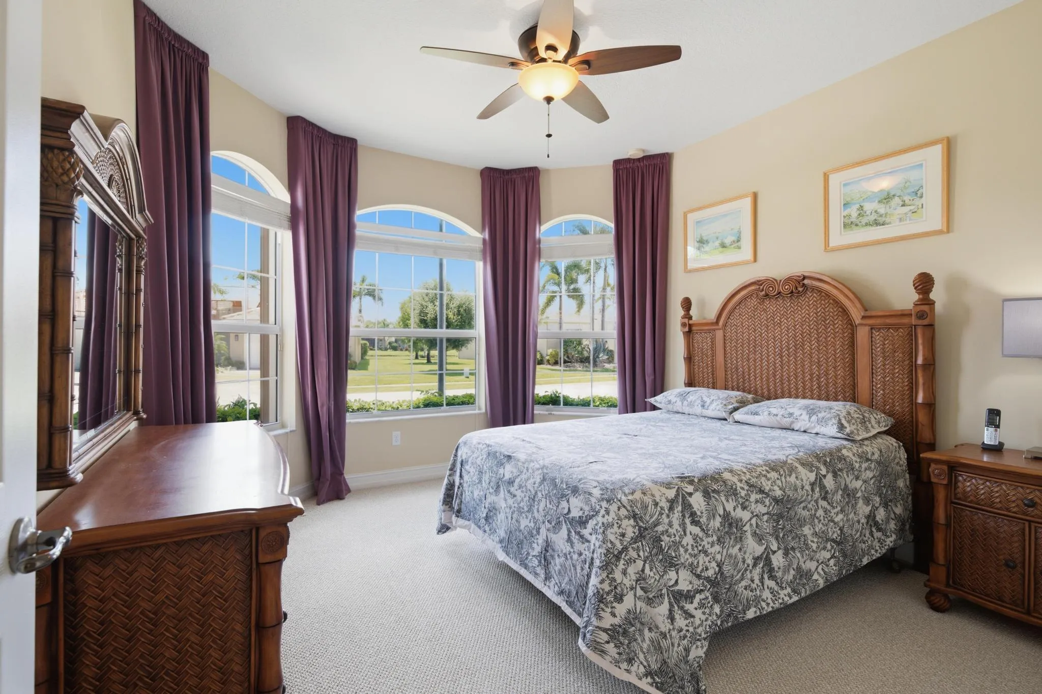 3RD BEDROOM BY THE FRONT OF THE HOUSE