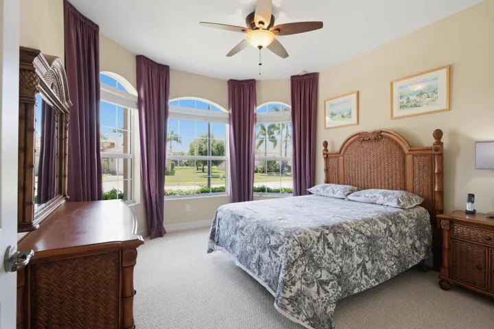 3RD BEDROOM BY THE FRONT OF THE HOUSE