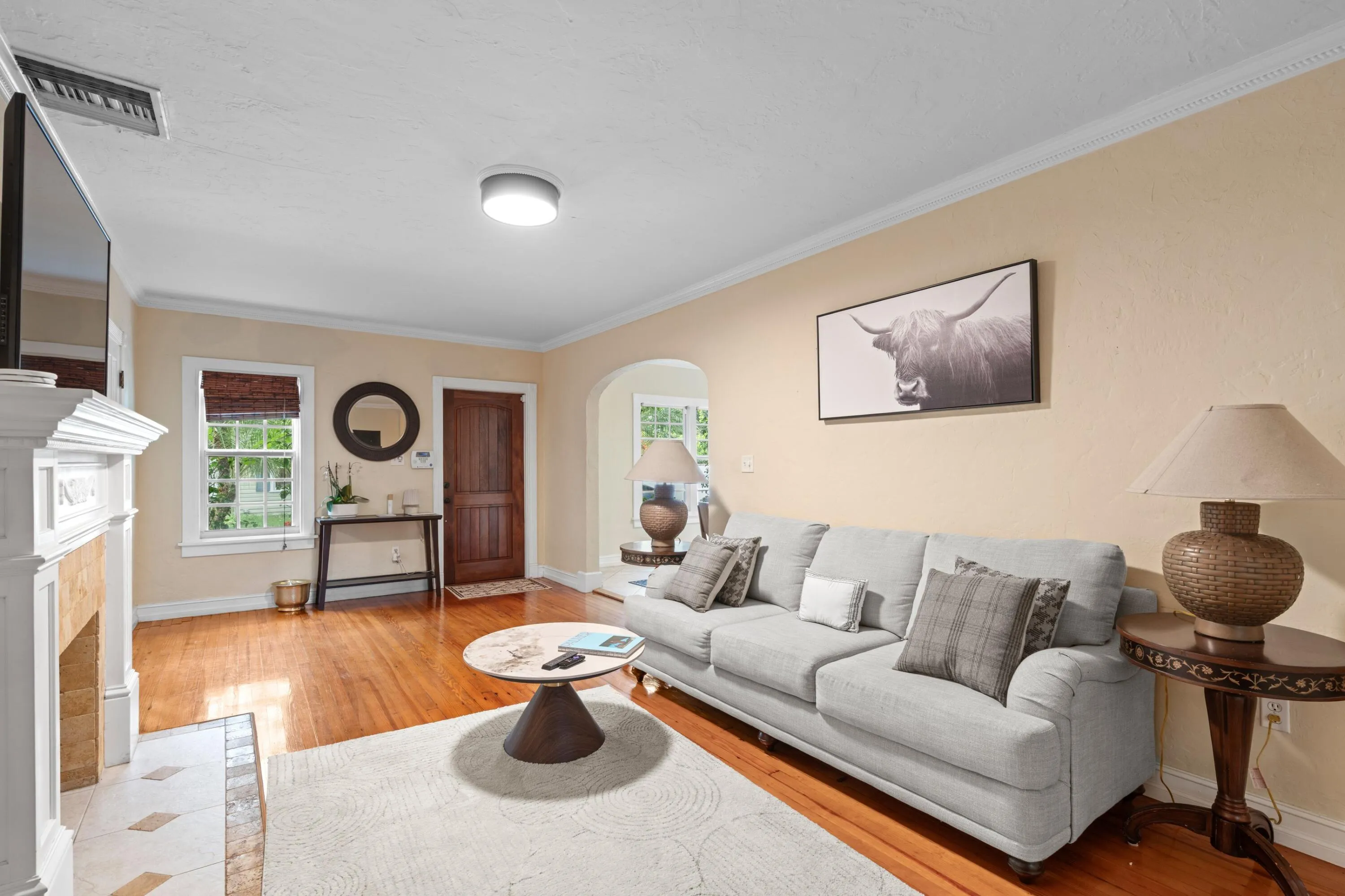 5 - Living Room