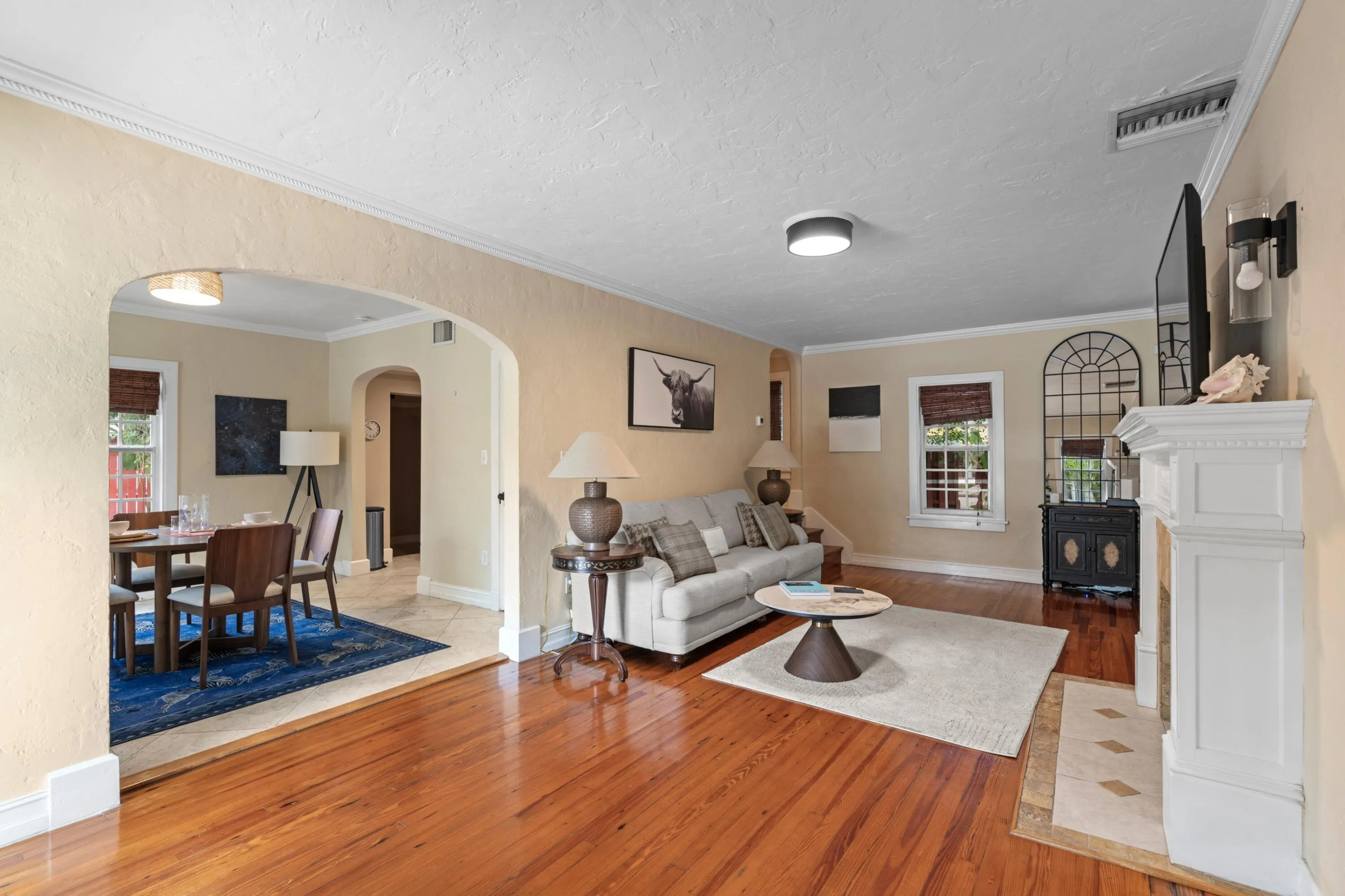 6 - Living Room