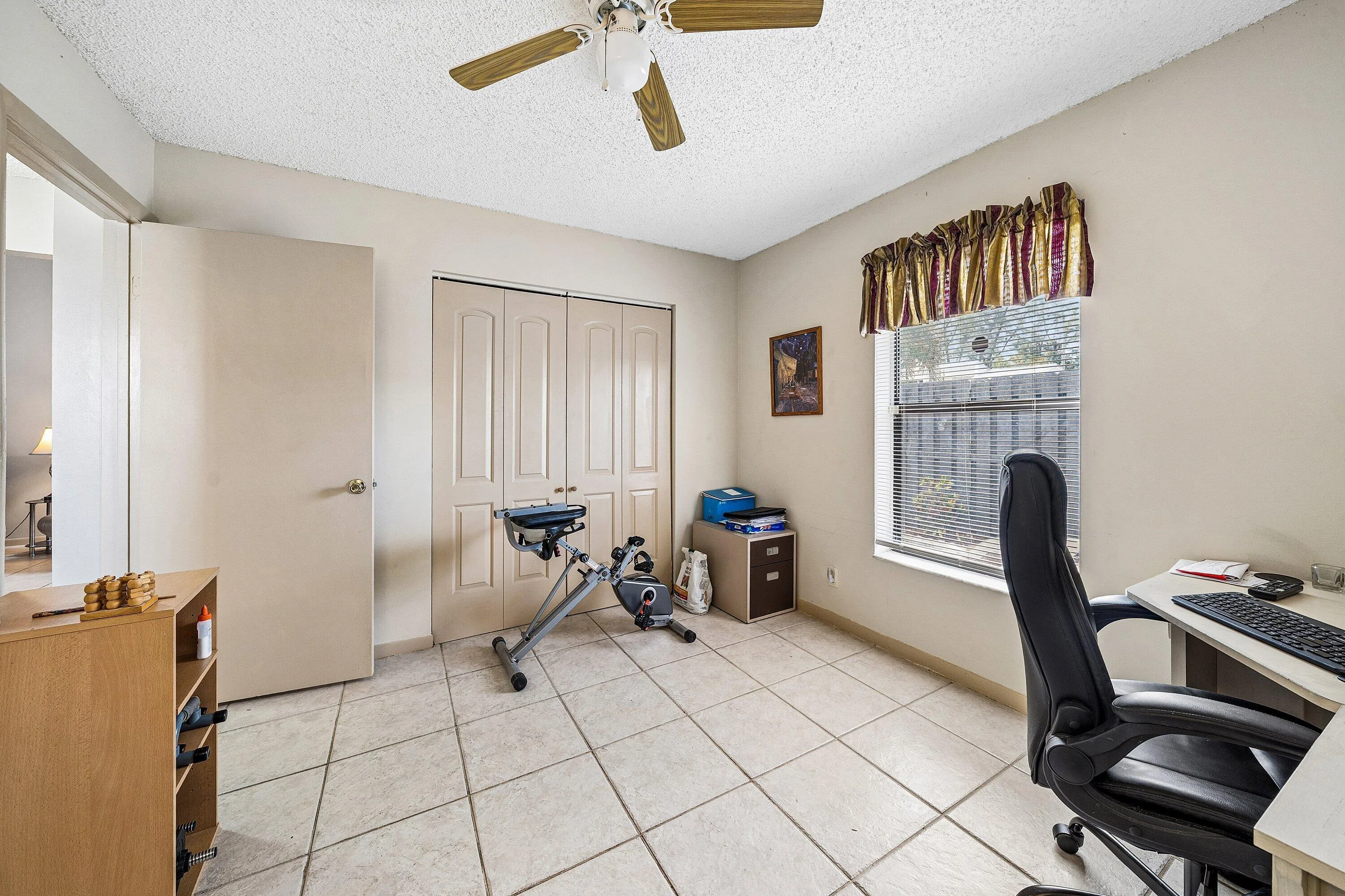 Guest bedroom