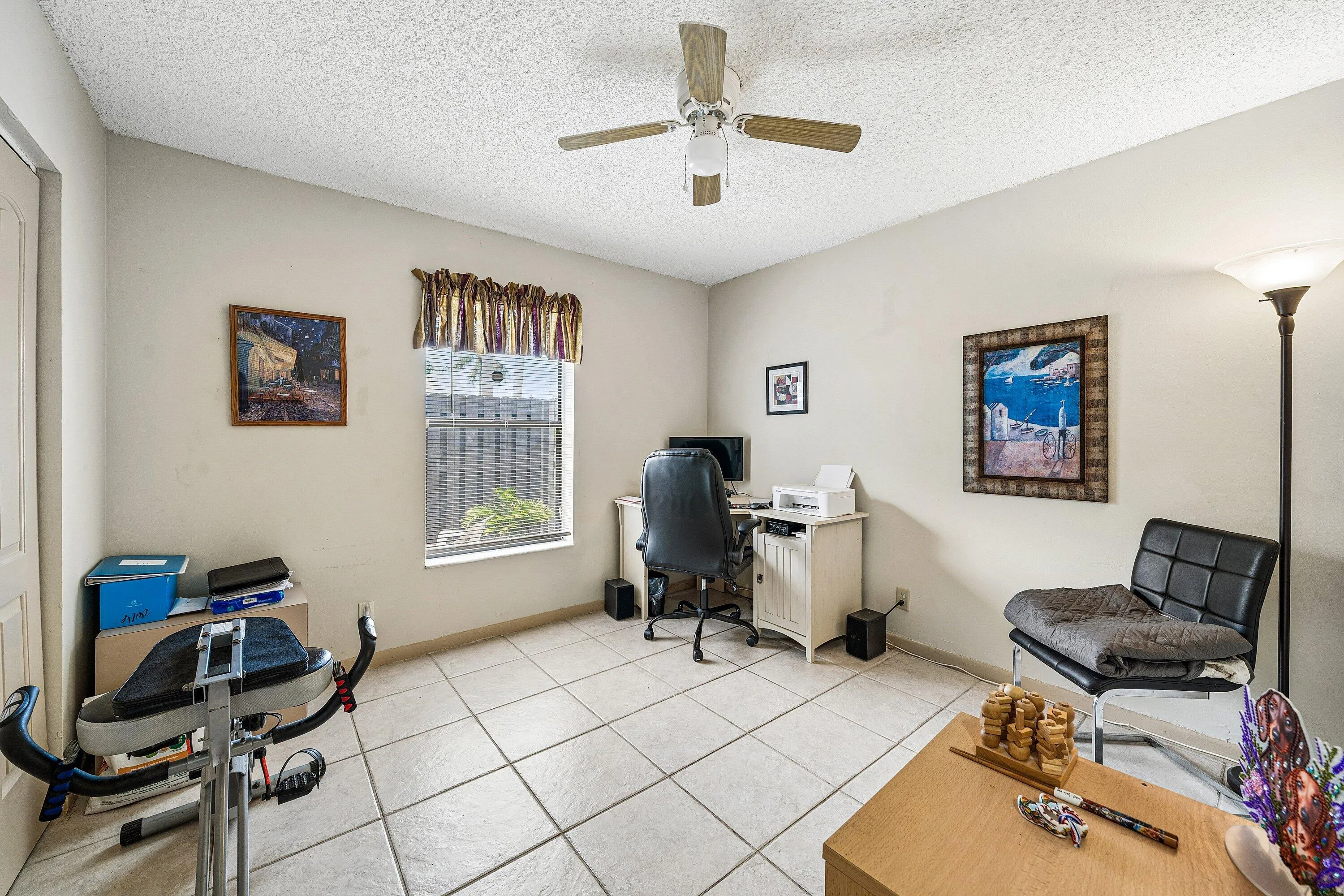Guest bedroom