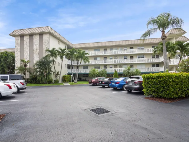 52 Yacht Club Dr 103 North Palm Beach (1