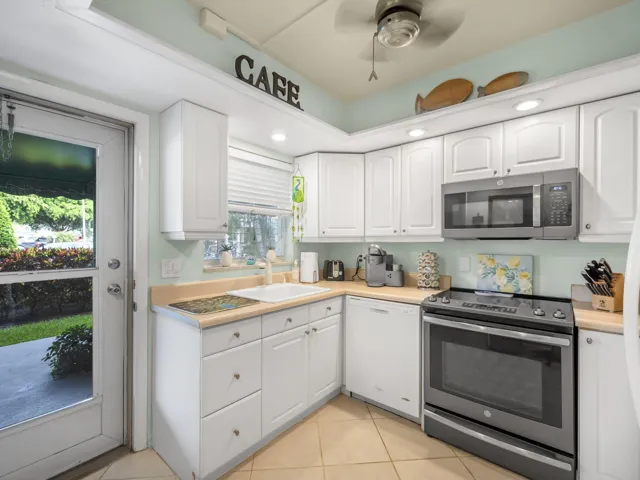 52 Yacht Club Dr 103 North Palm Beach (8