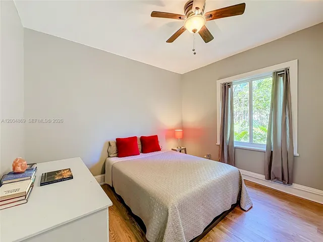 Bedroom 3 (Middle)