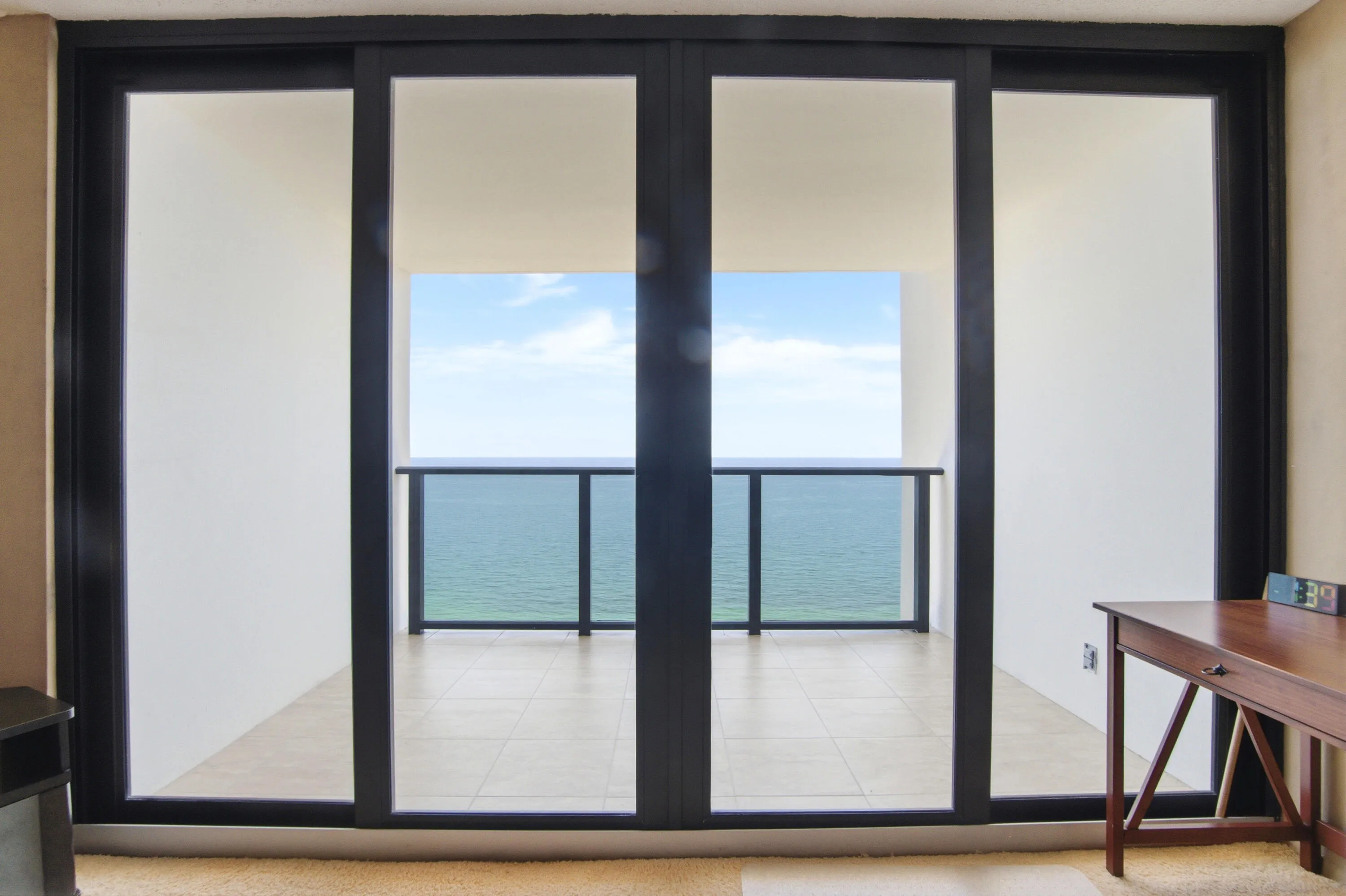 2302 S Ocean Dr_028