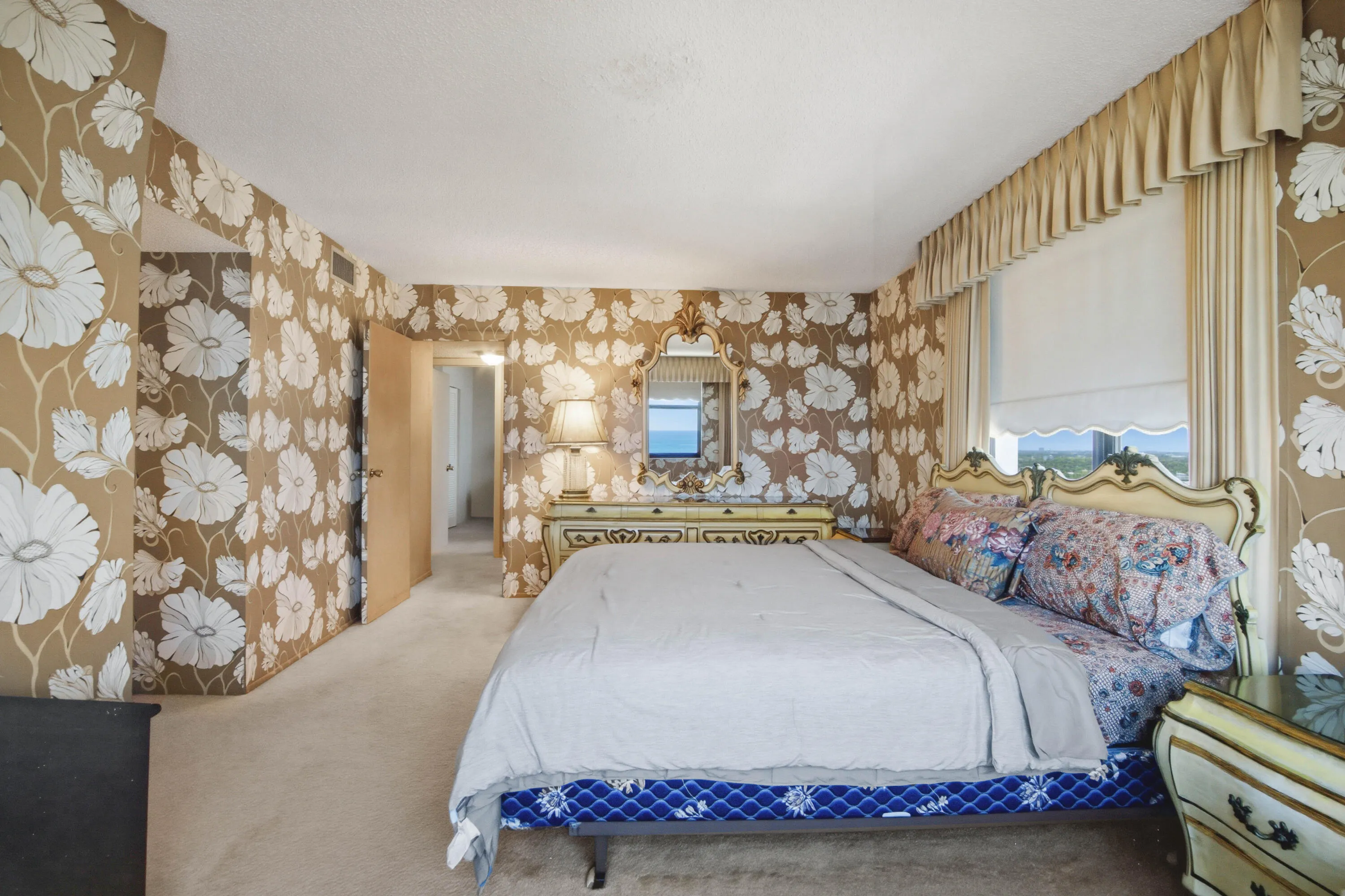 2302 S Ocean Dr_002