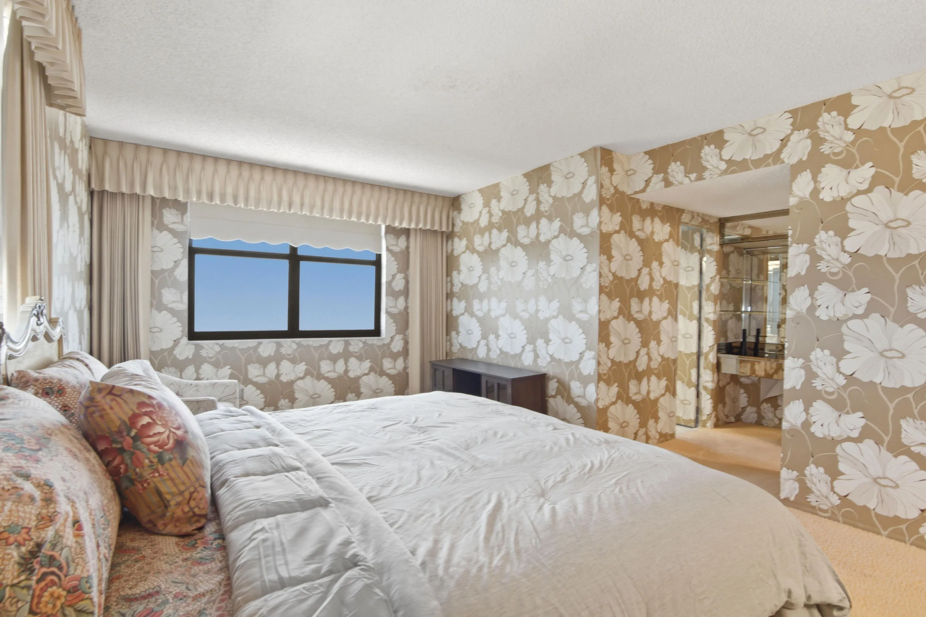 2302 S Ocean Dr_003