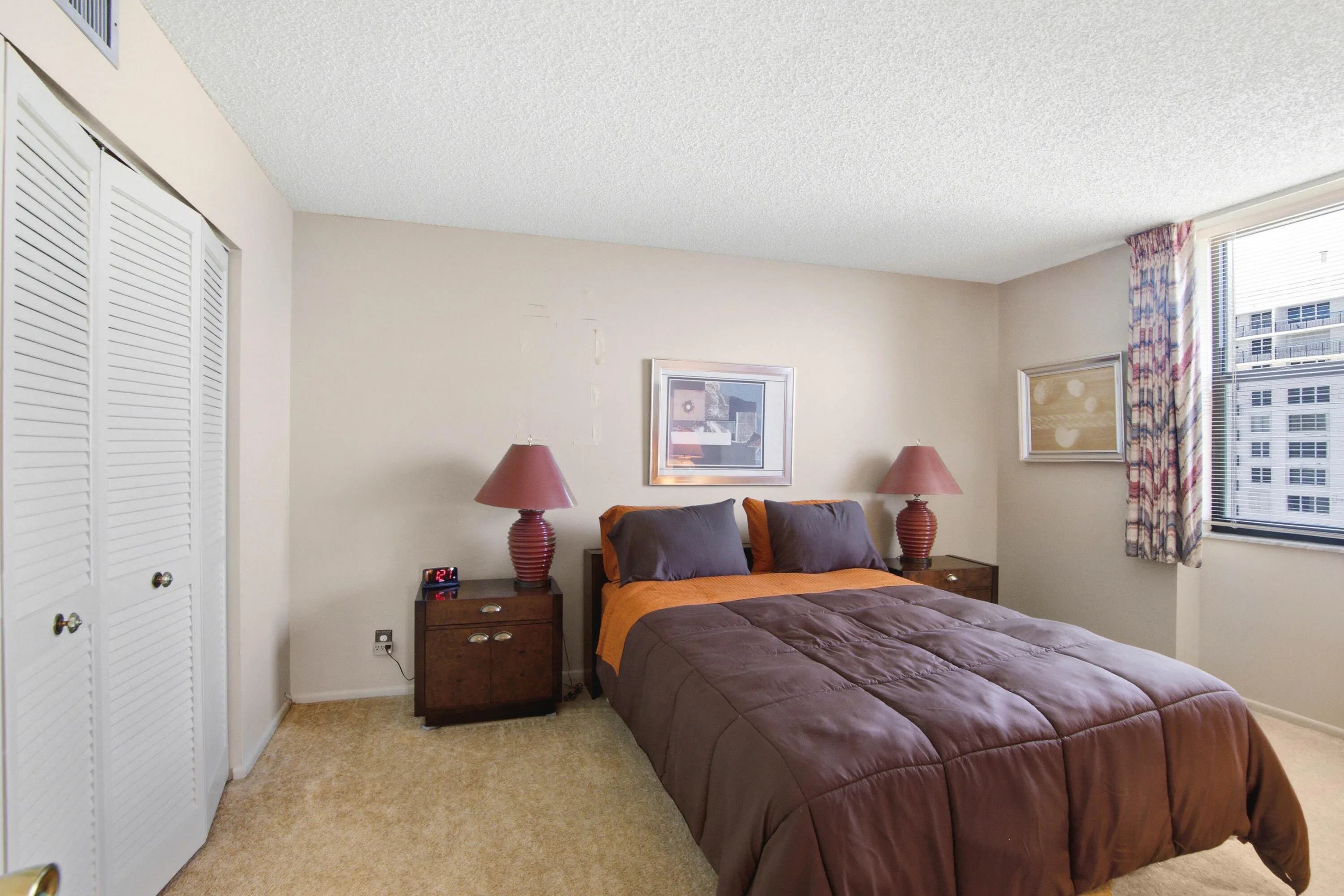 2302 S Ocean Dr_009