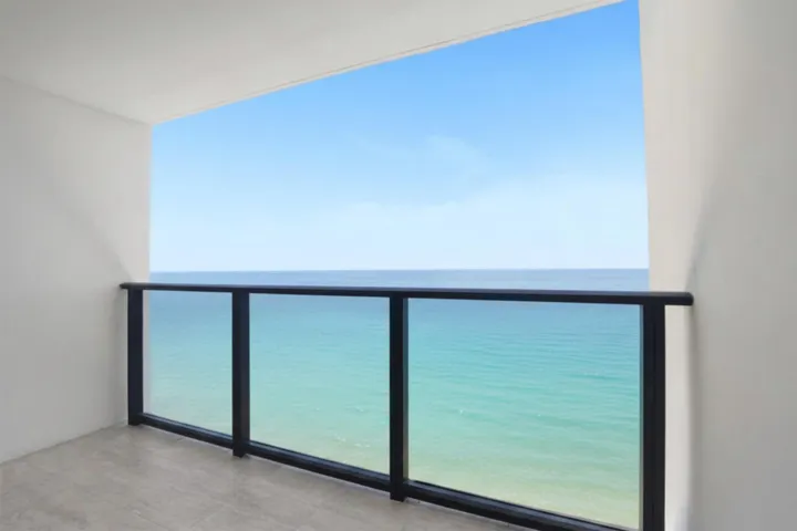 2302 S Ocean Dr_029