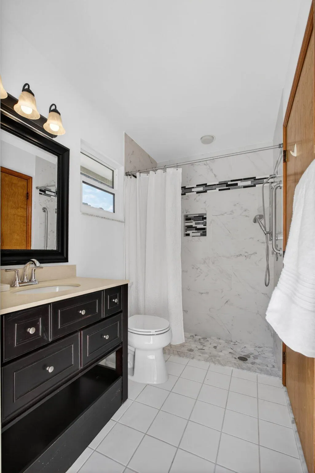 Guest bath 2