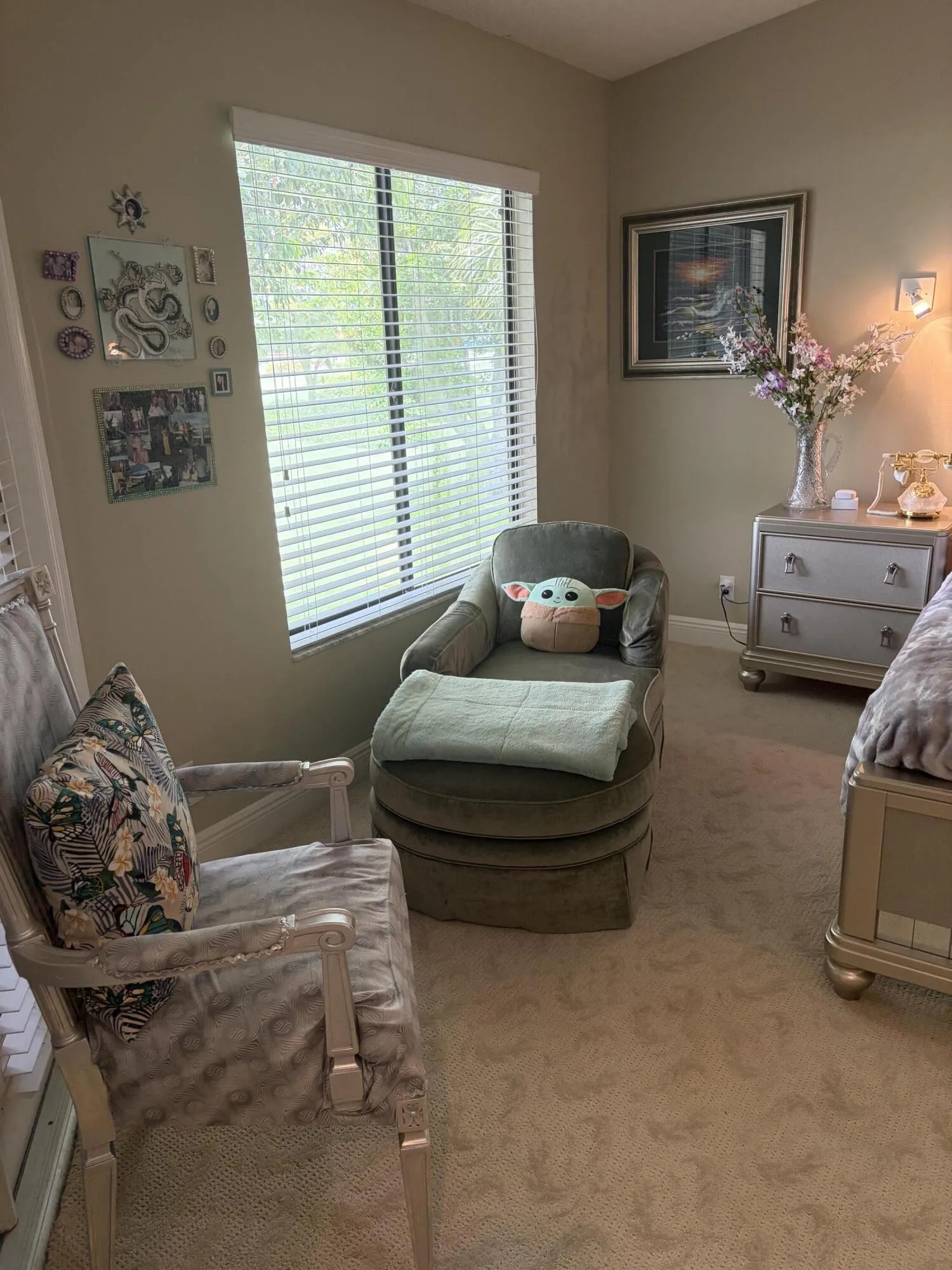 Owner's SUite Sitting area