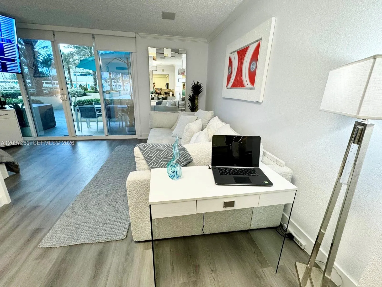 Photo 6