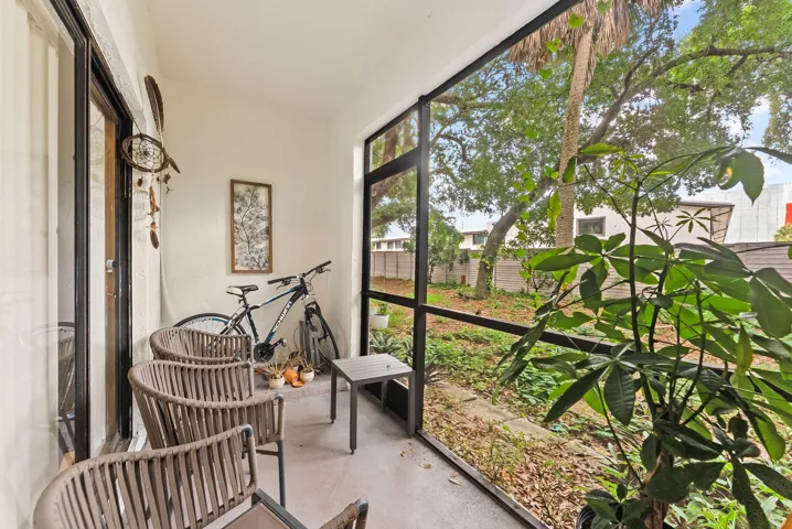 Screened-In Porch