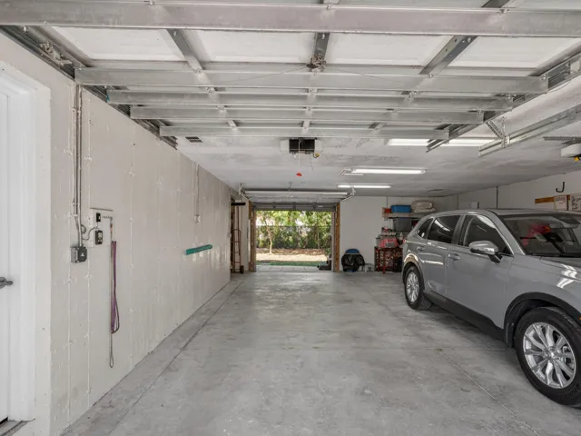 9435 Frangipani Dr-31