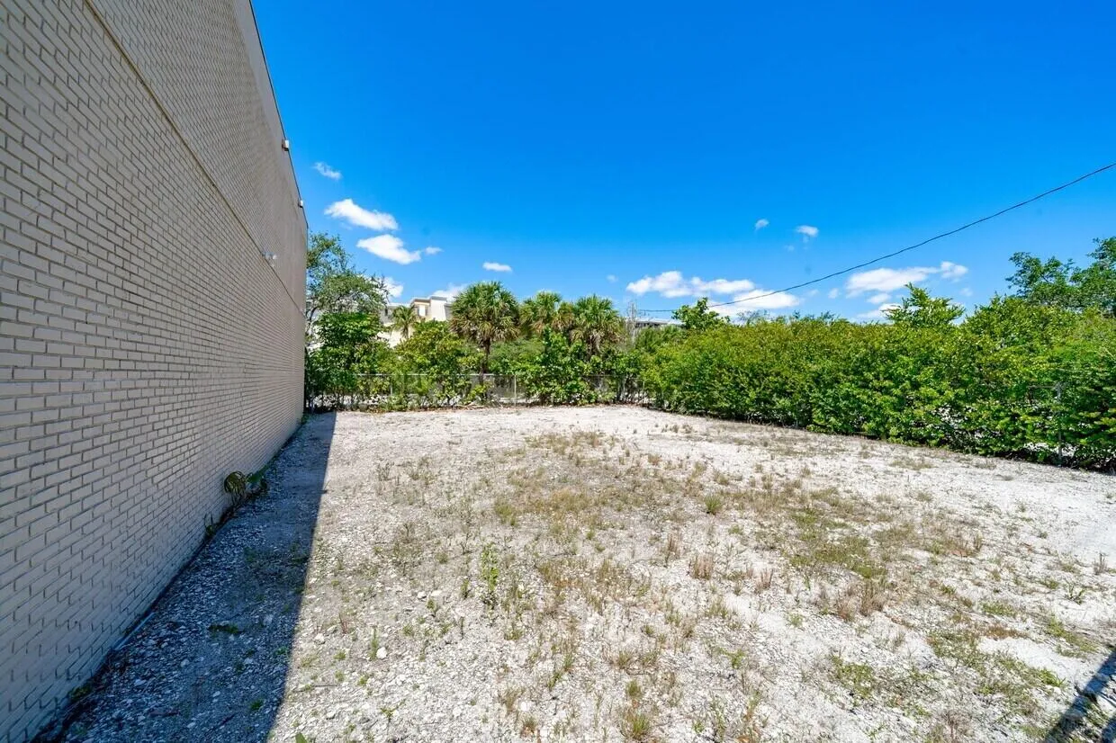 Property photo 33