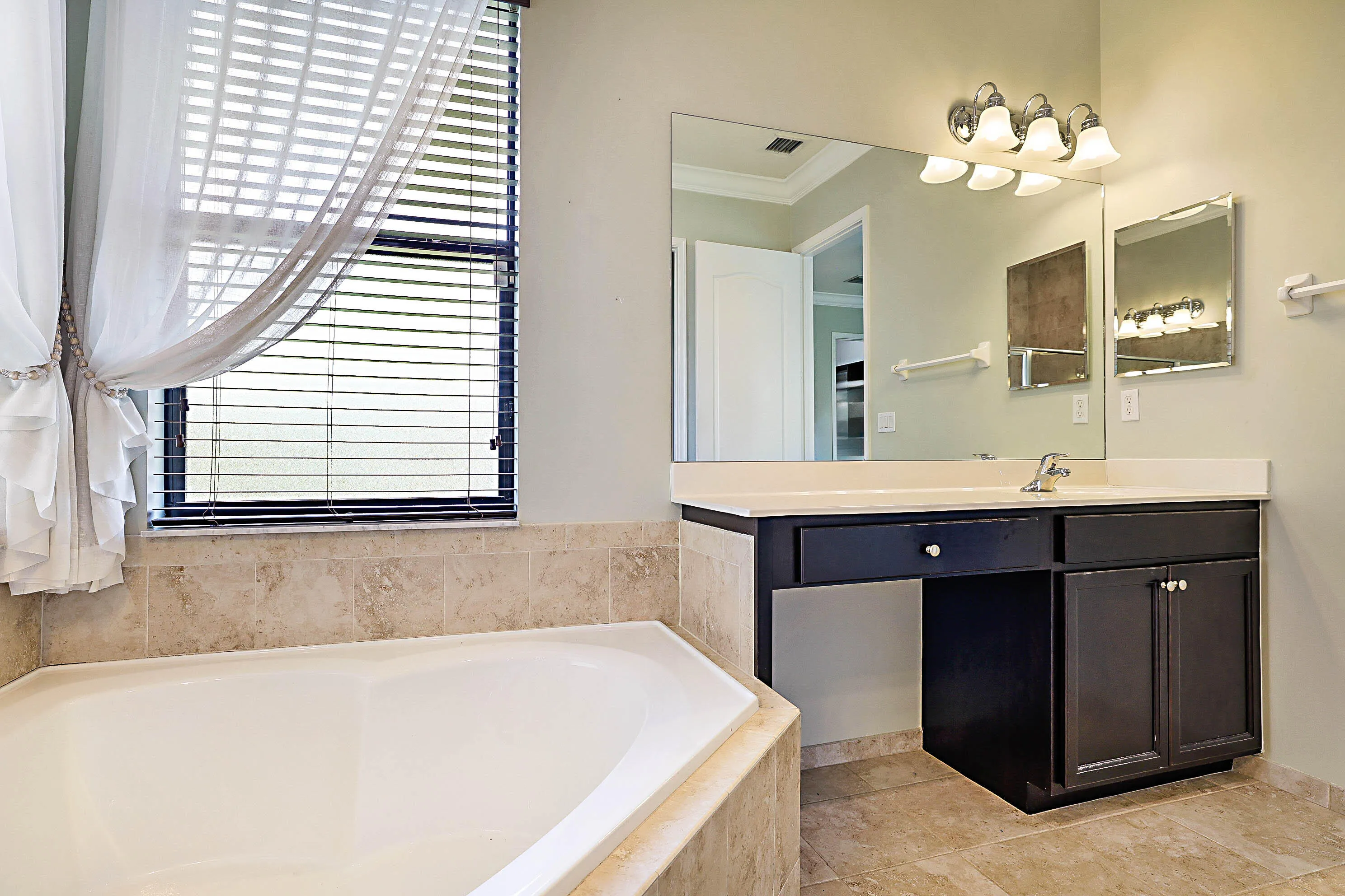 8904 Sea Chase Drive -28