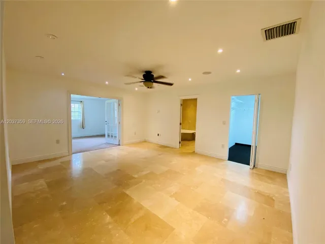 MASTERBEDROOM
