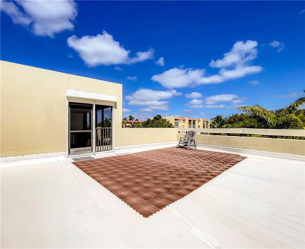 Rooftop Sun Deck