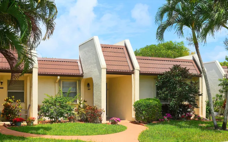 175 Lake Susan Lane West Palm Beach FL