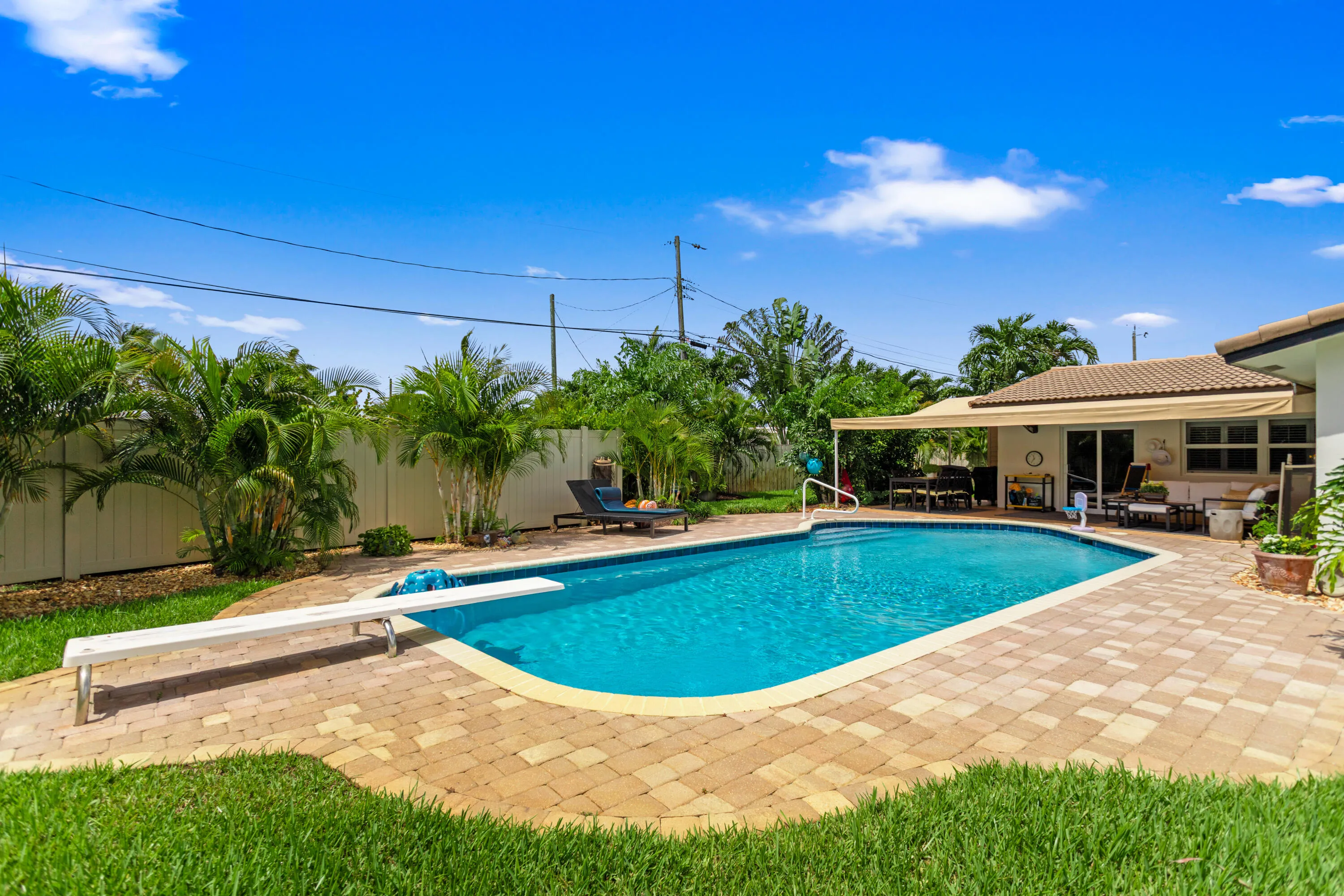 40x20 pool with diving board