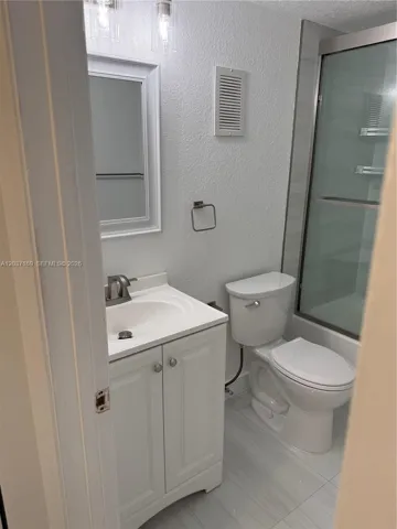 2nd Bathroom