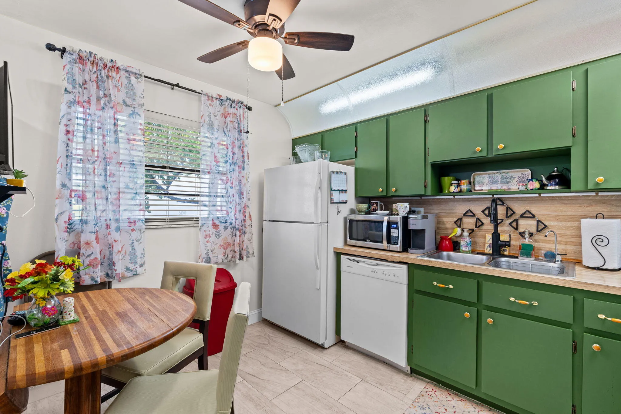 7-web-or-mls-A7406861