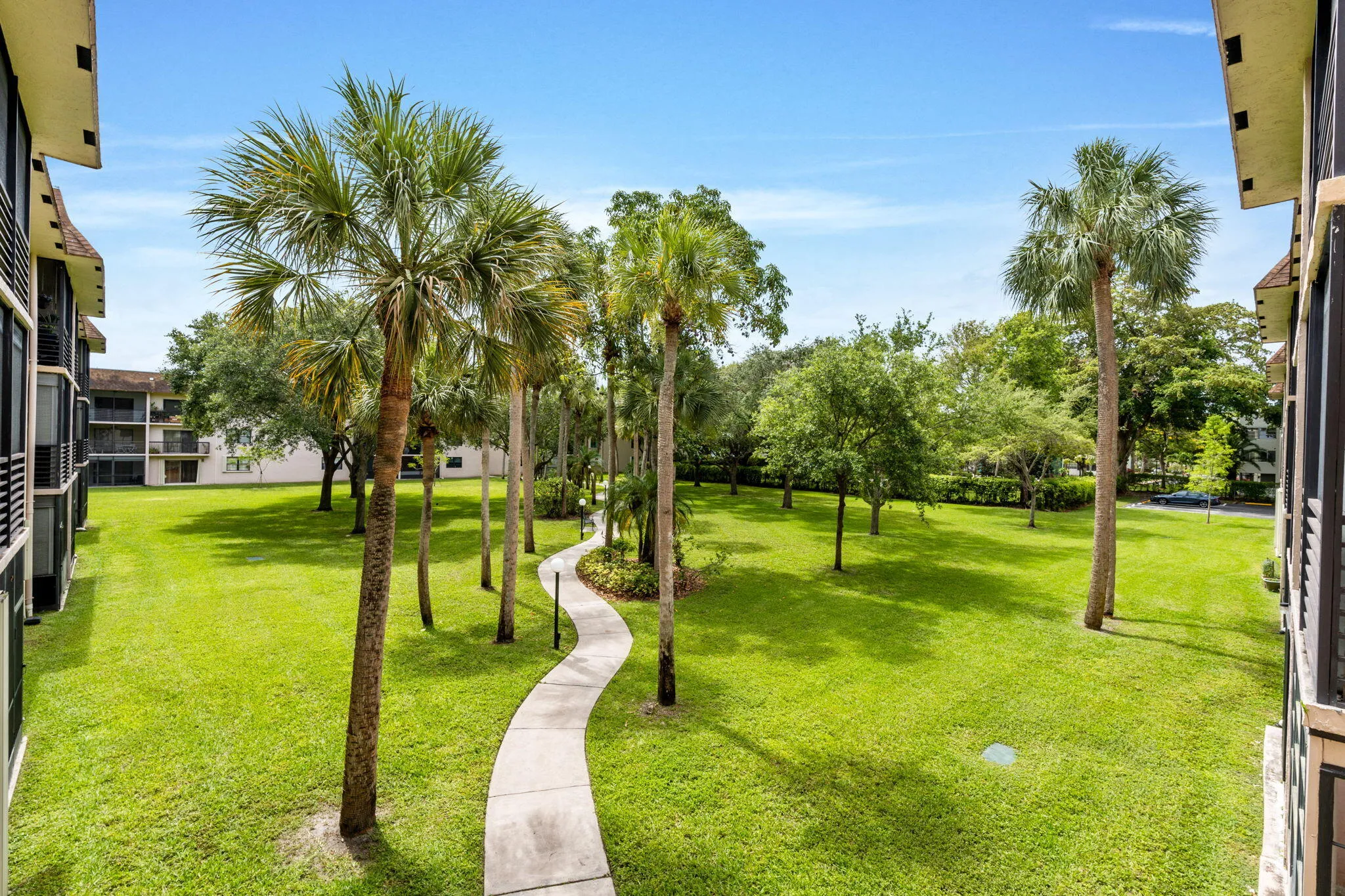 25-web-or-mls-A7406889