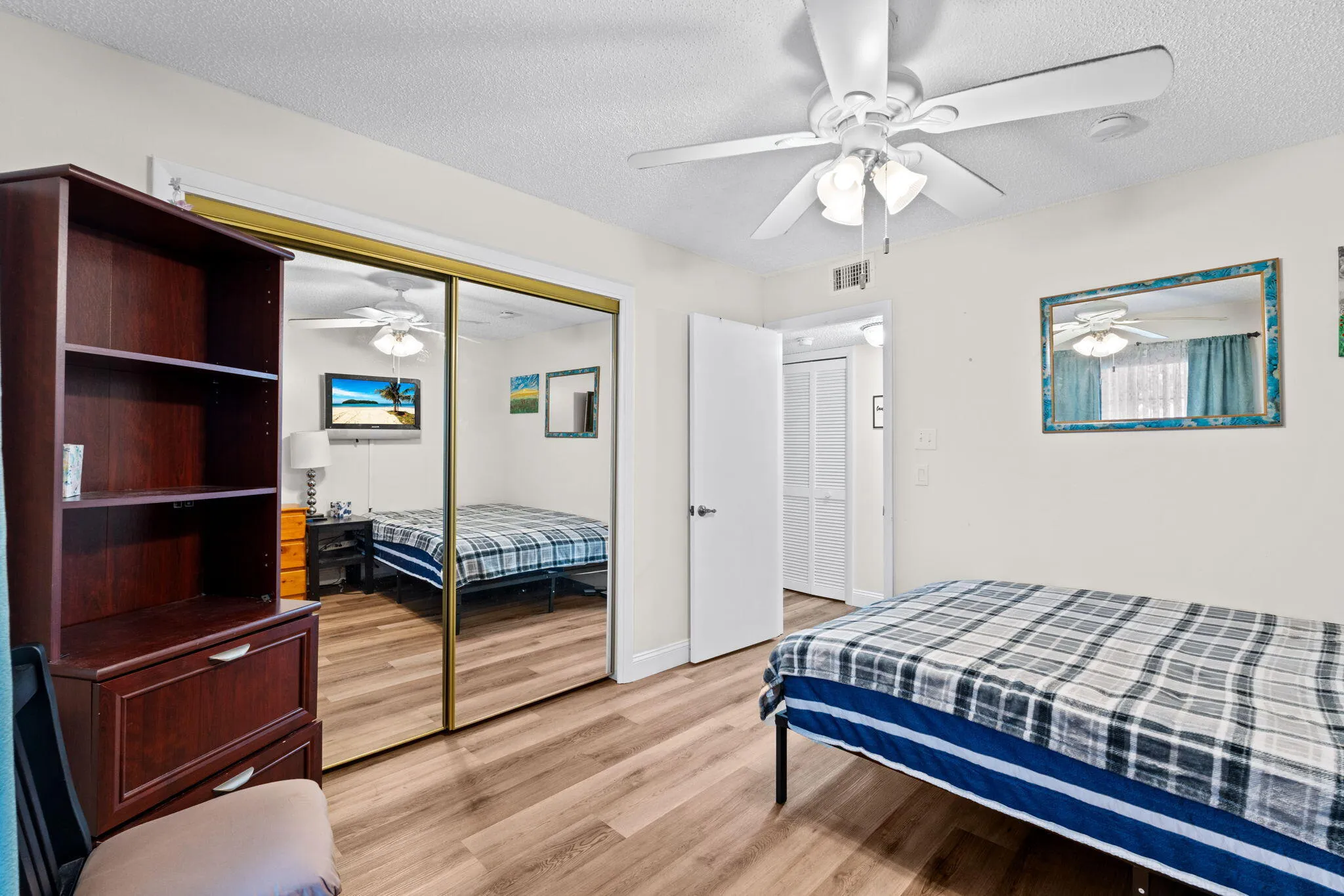 19-web-or-mls-A7406867