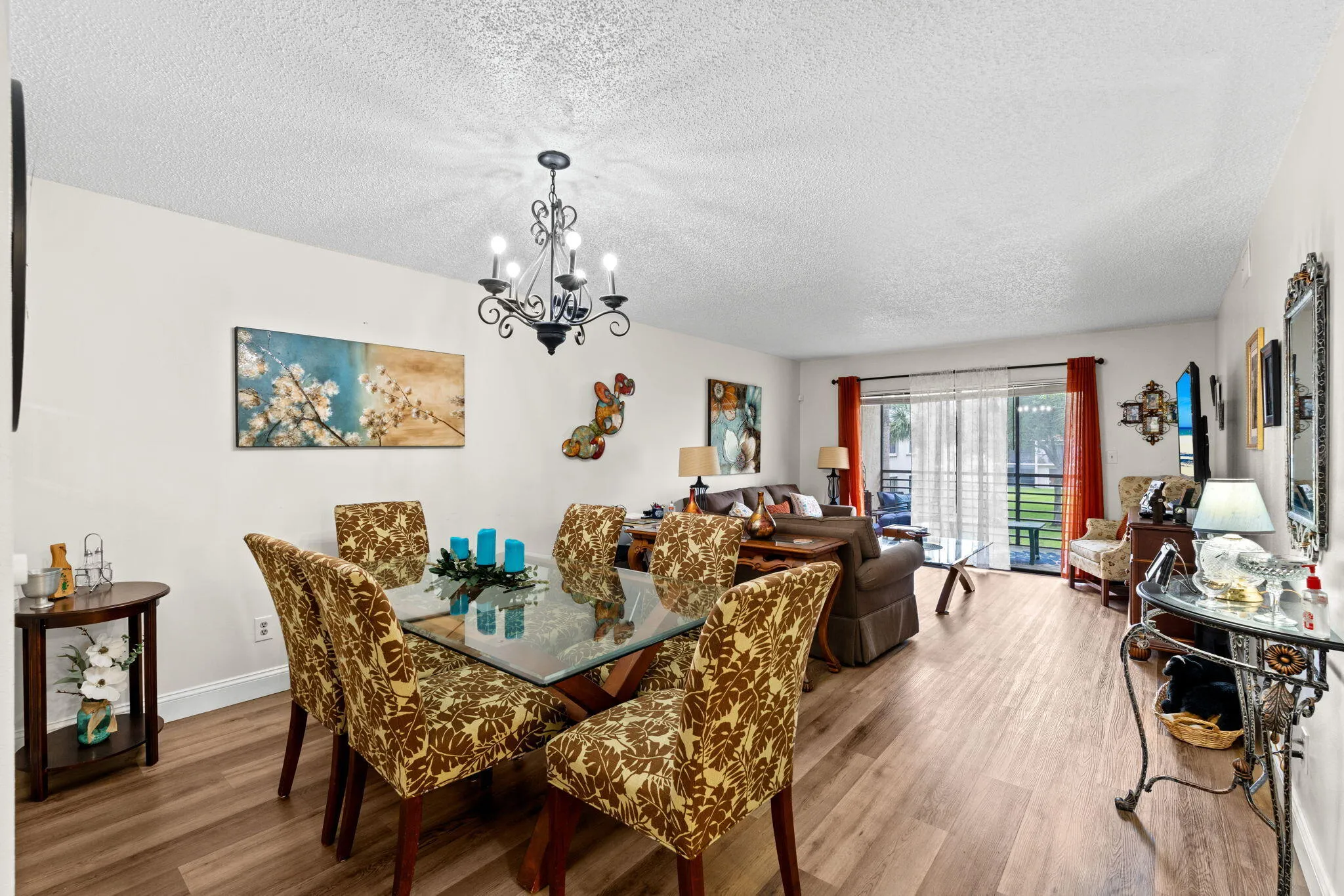 8-web-or-mls-A7406804