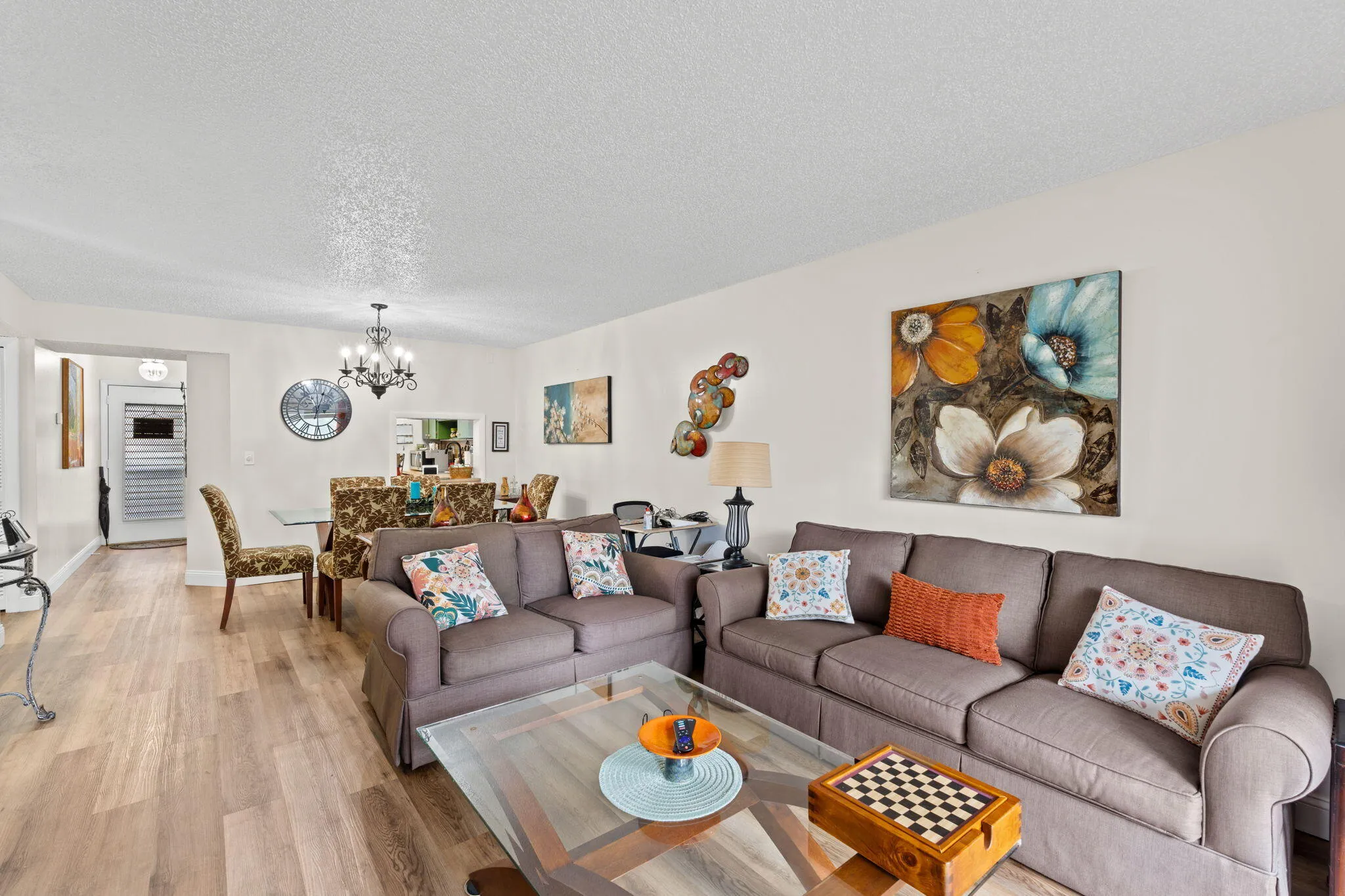 12-web-or-mls-A7406819