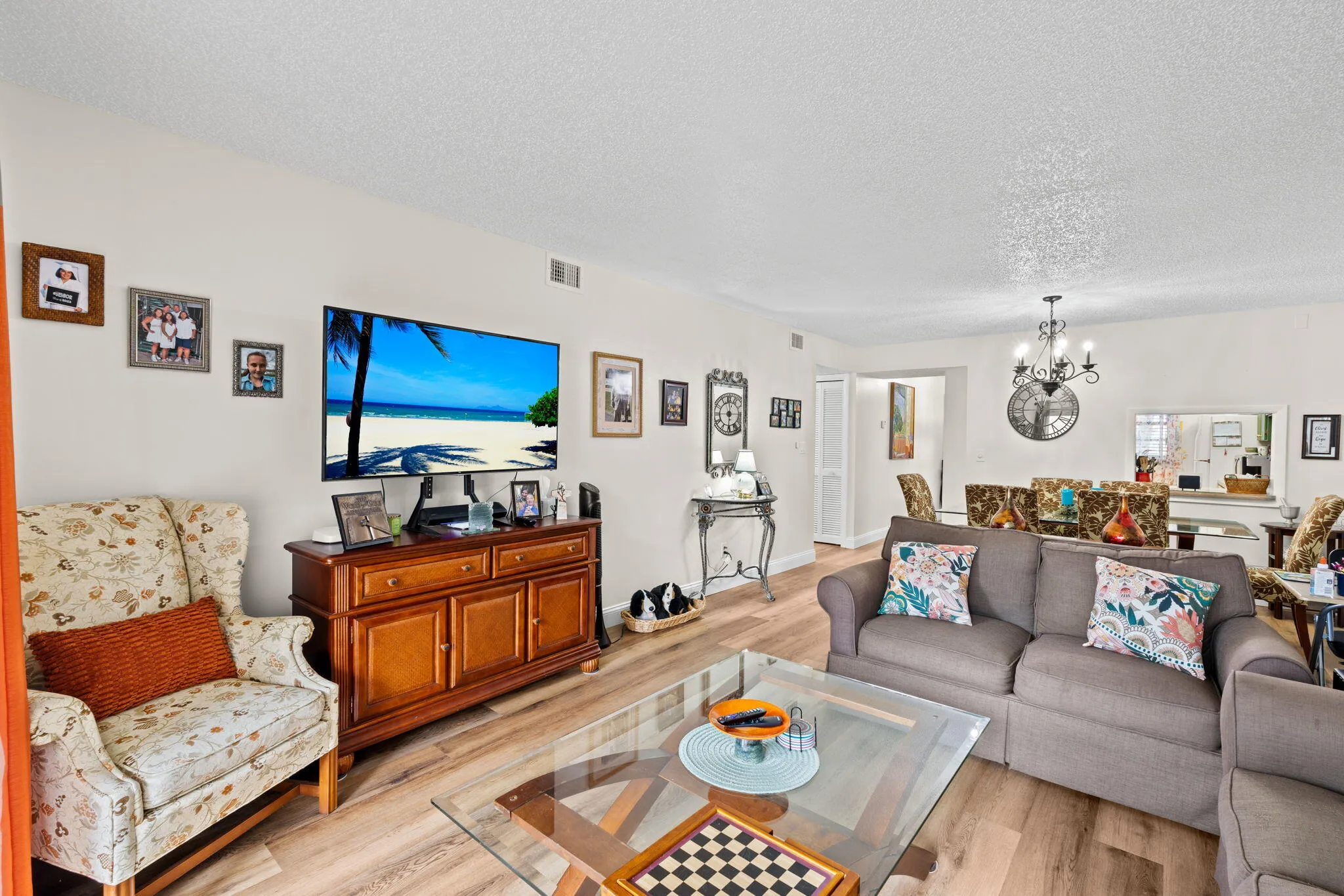 11-web-or-mls-A7406816