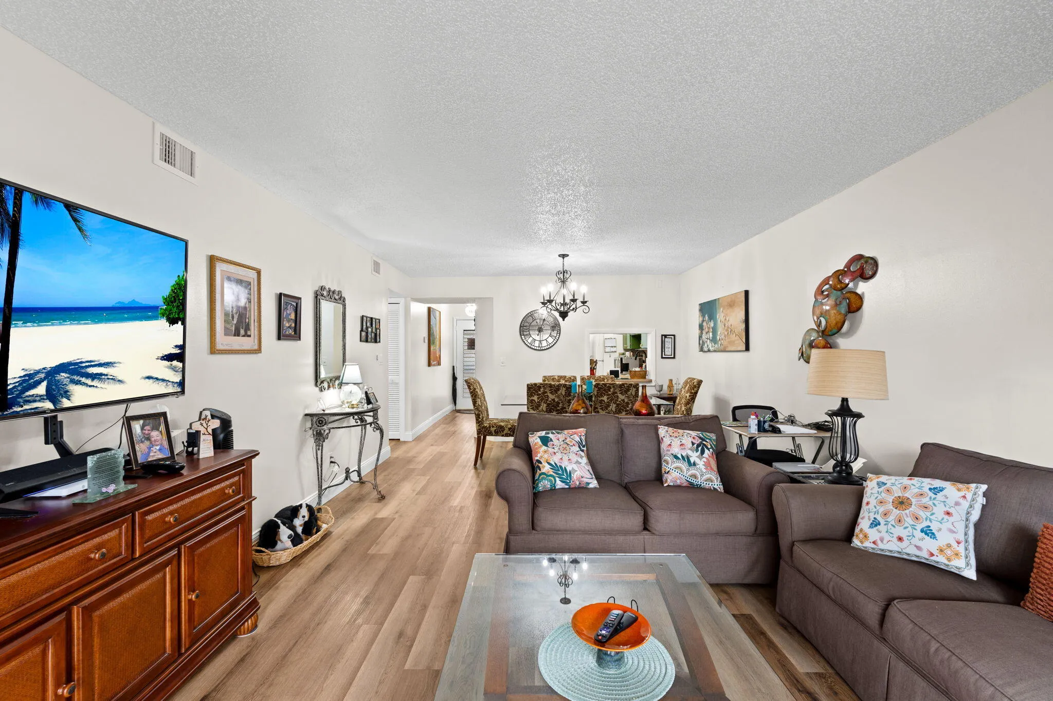 13-web-or-mls-A7406822