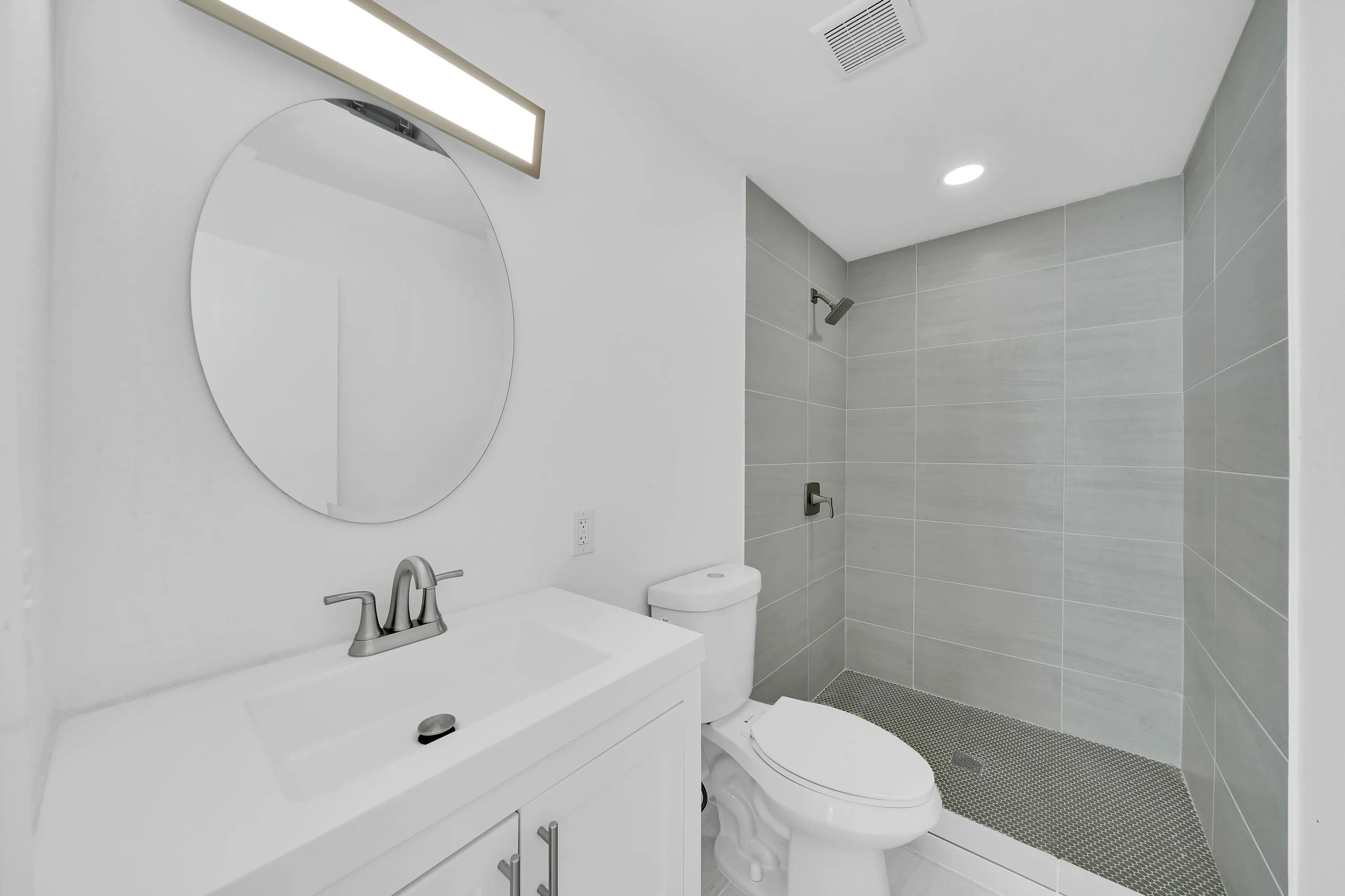 12 Master Bathroom (1)