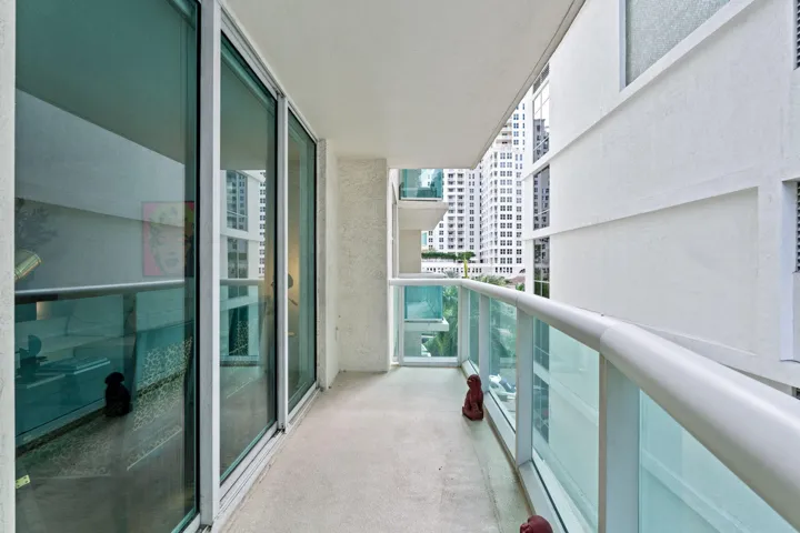19-web-or-mls-A7402328