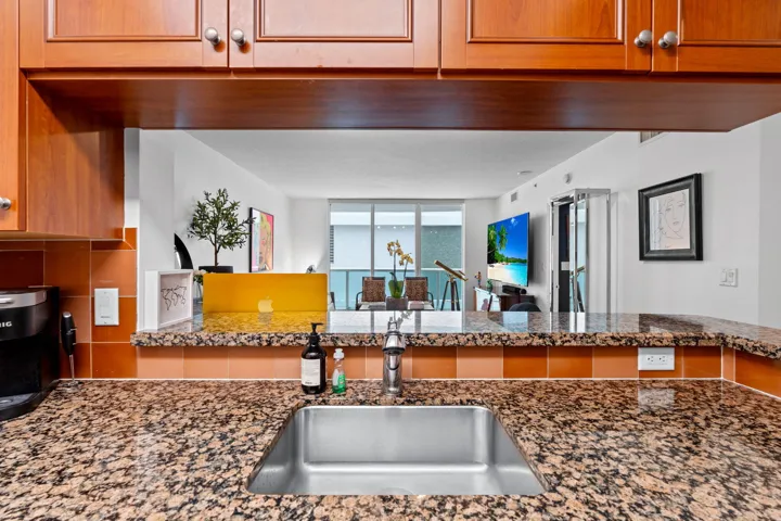 18-web-or-mls-A7402325