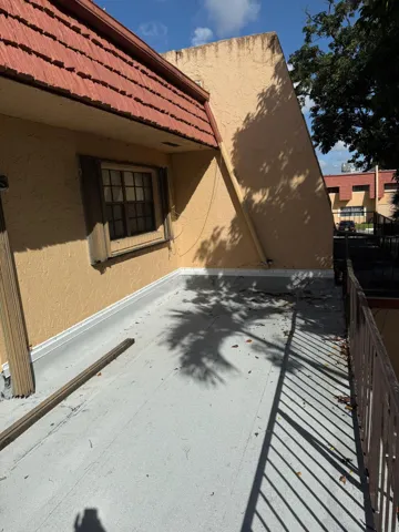Balcony2