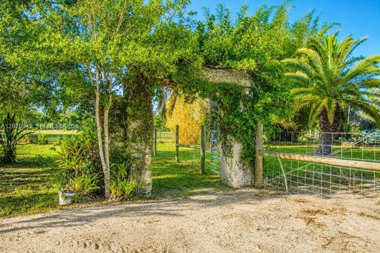 Property photo 40
