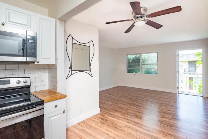© Clark-715 N Swinton Ave. 2b-004