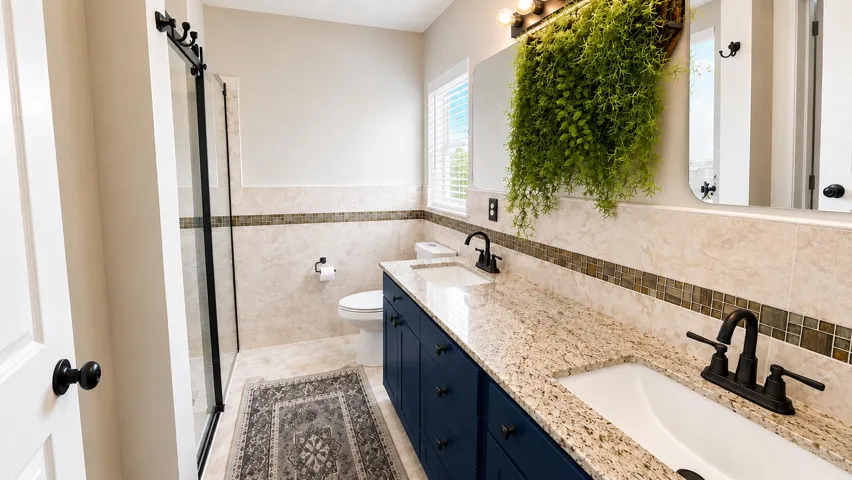Master Bath 12280 Dartmoor