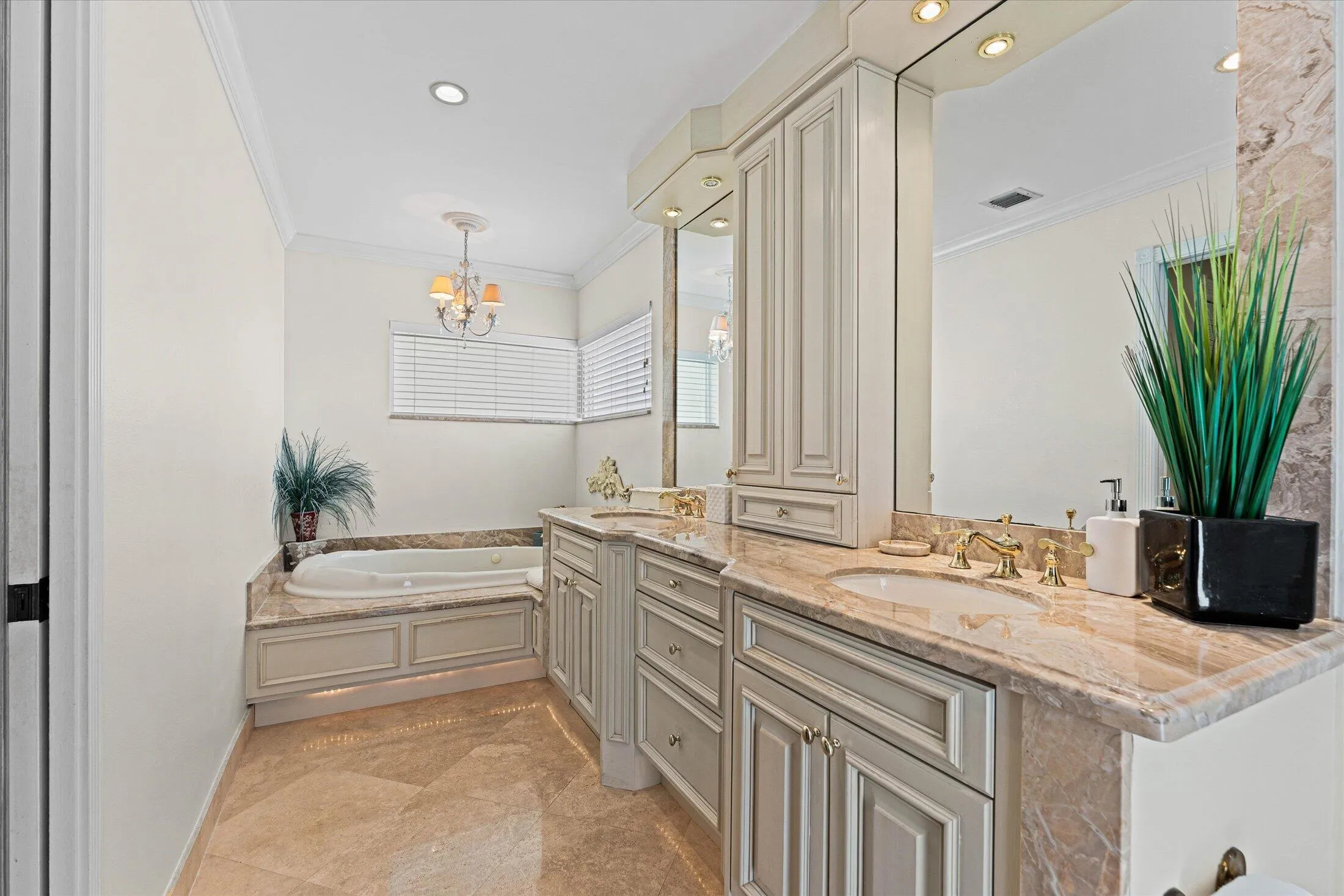 Primary Bath with Dual Sinks
