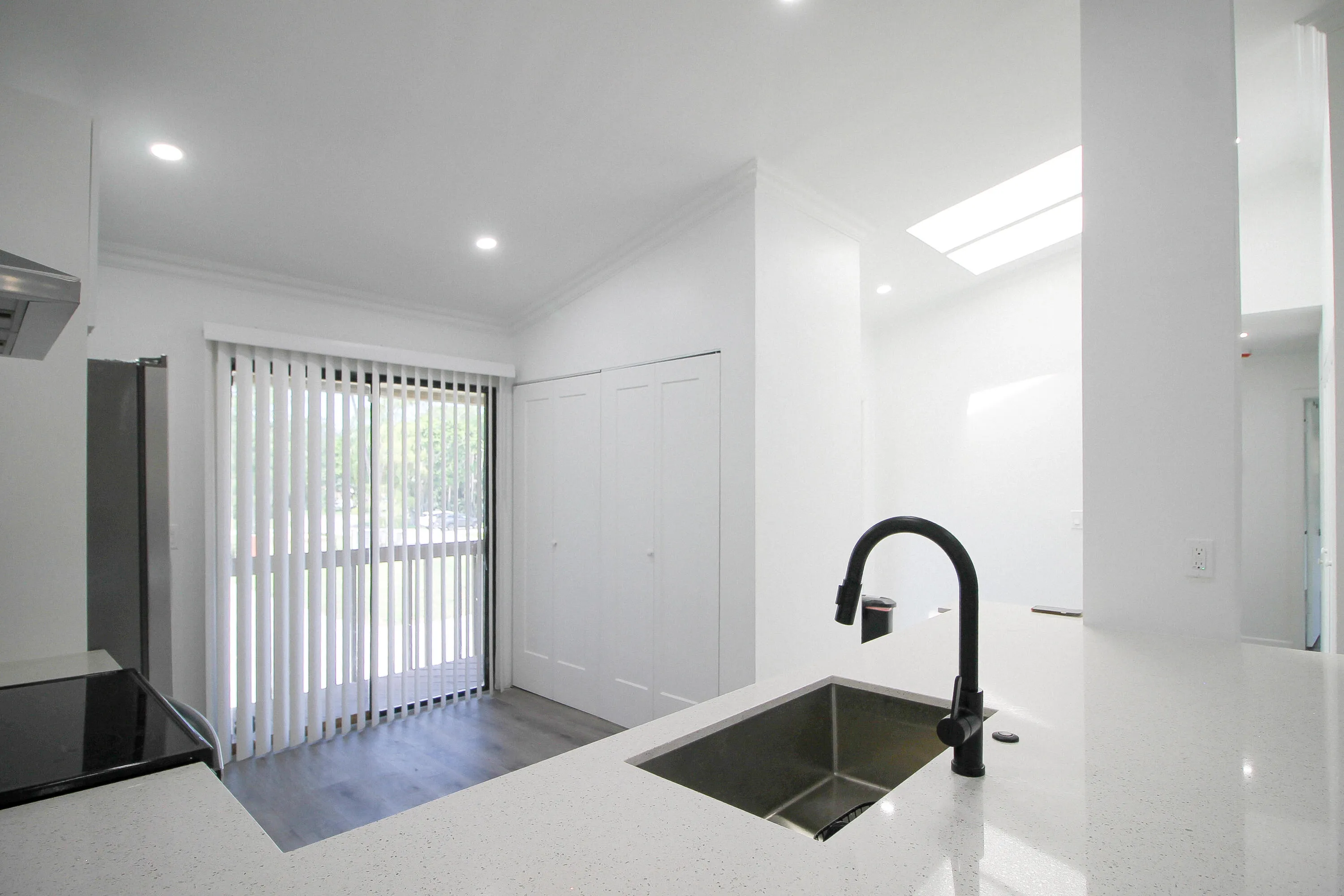 Kitchen/Breakfast area/Foyer