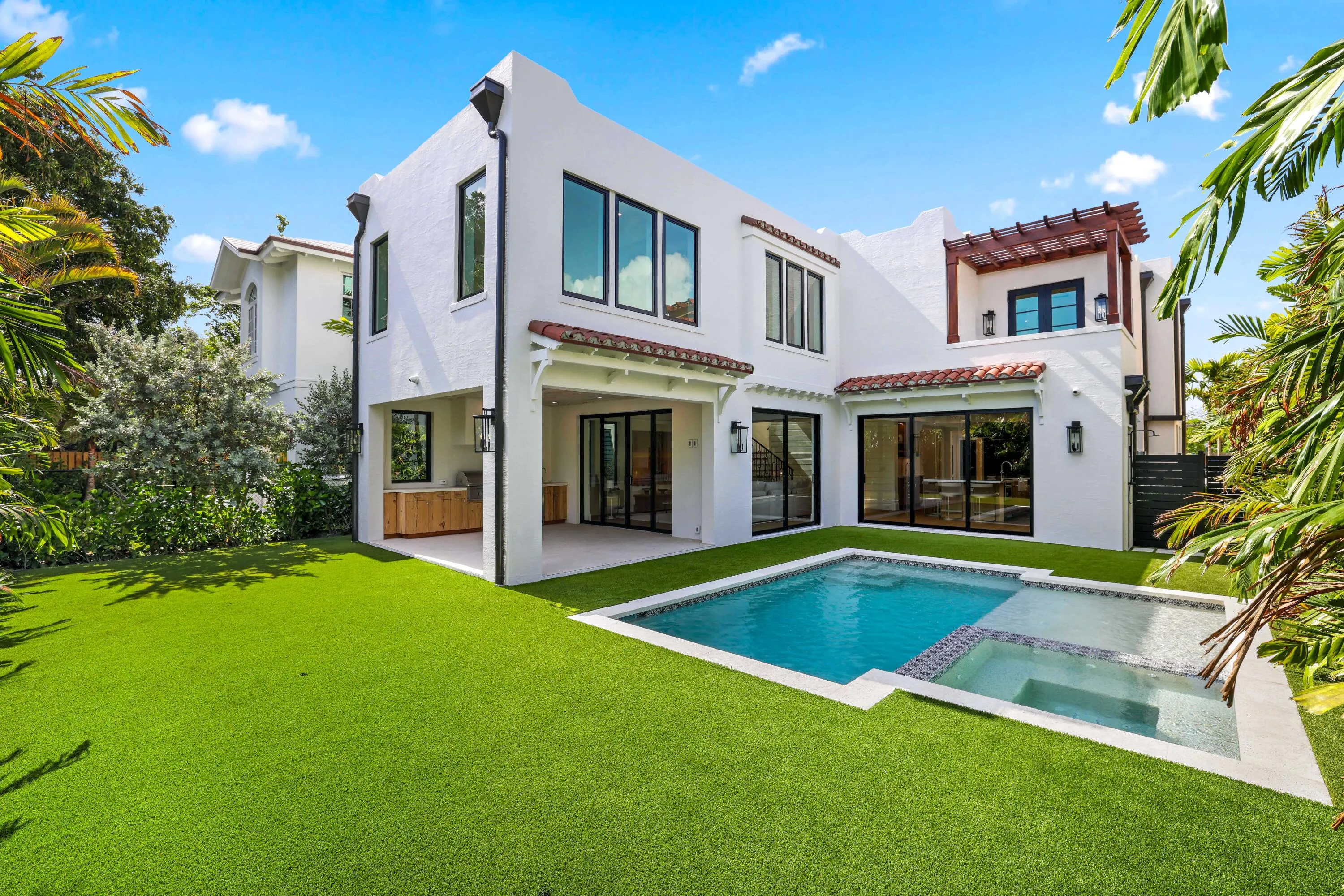 Private Yard & Pool