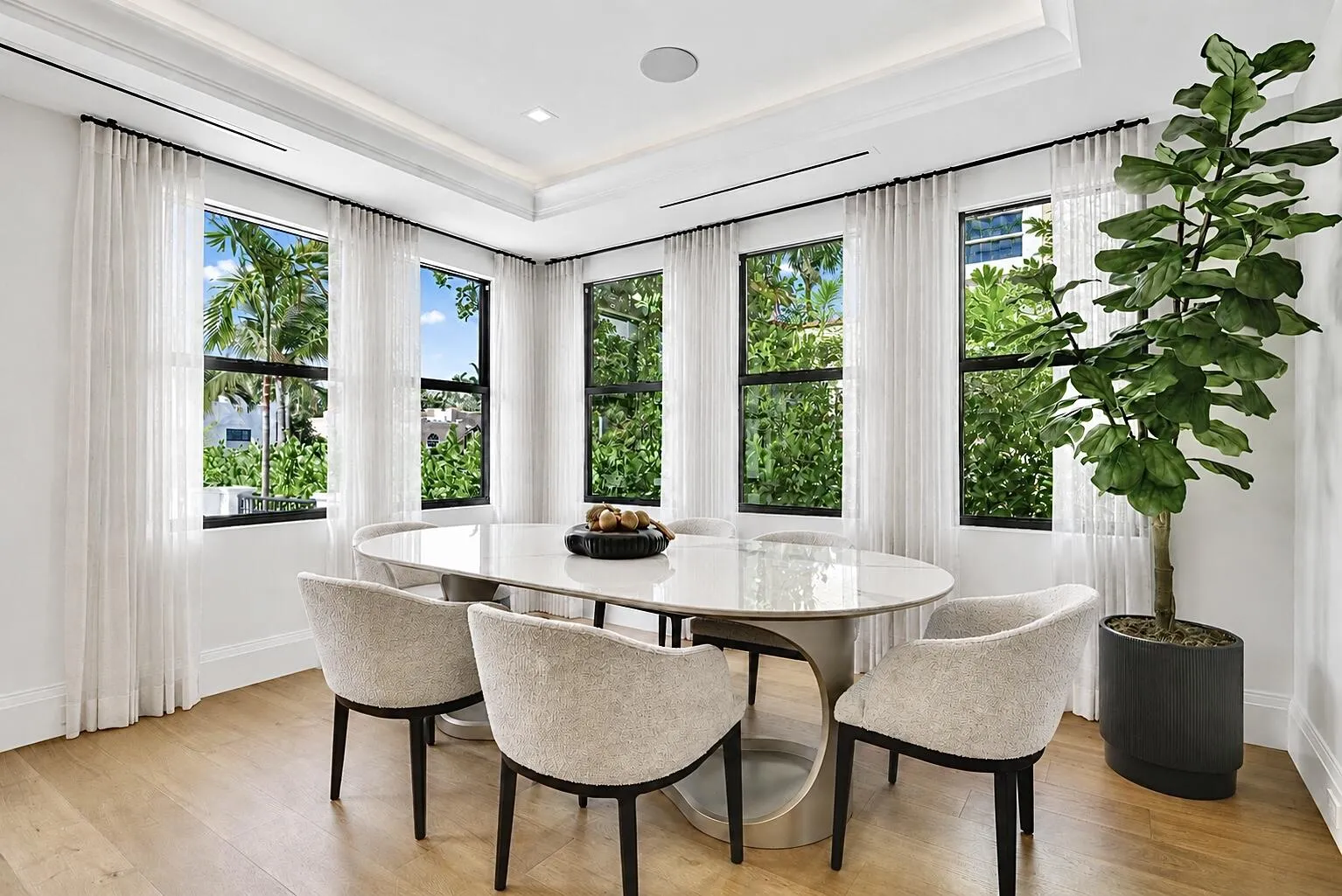Dining Room - Virtual Landscaping