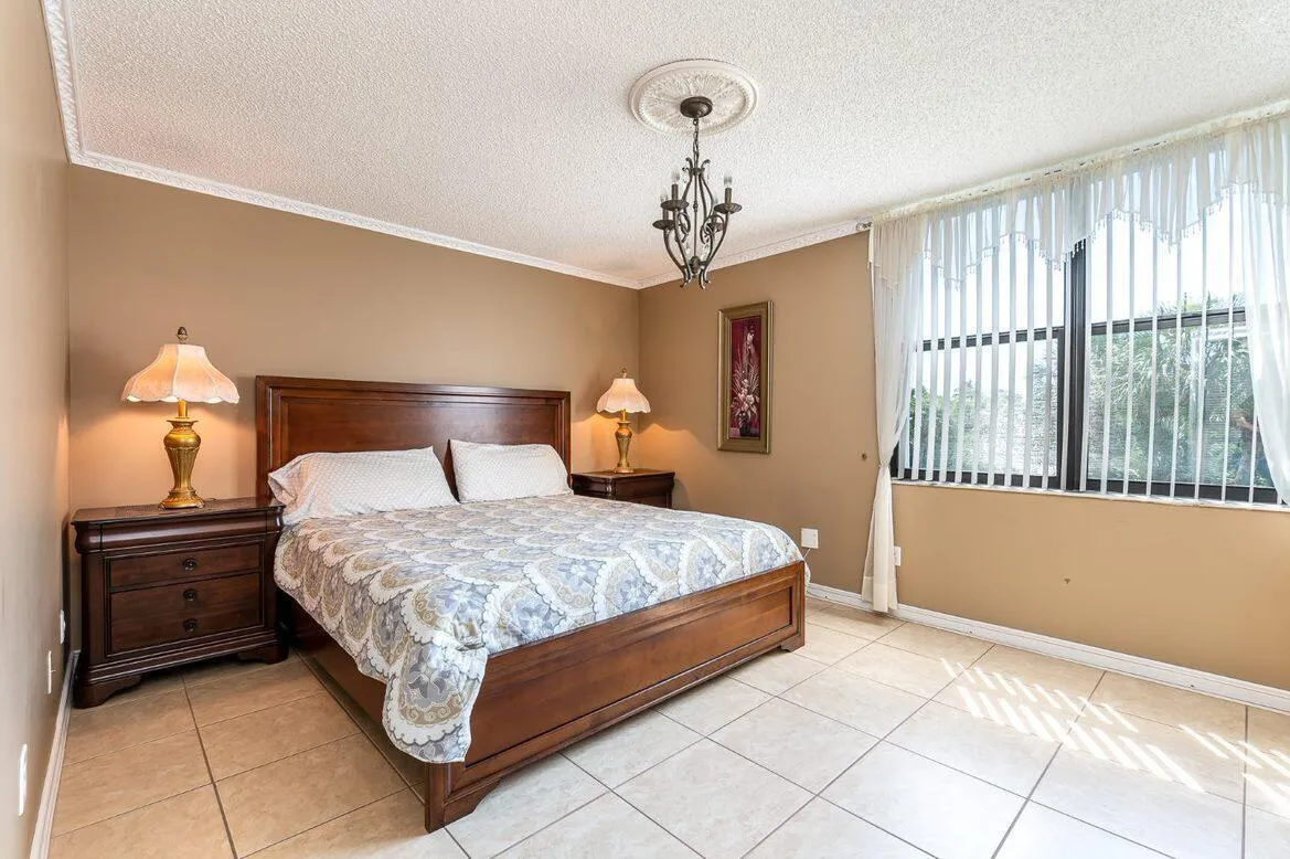 E309 Master Bedroom 2
