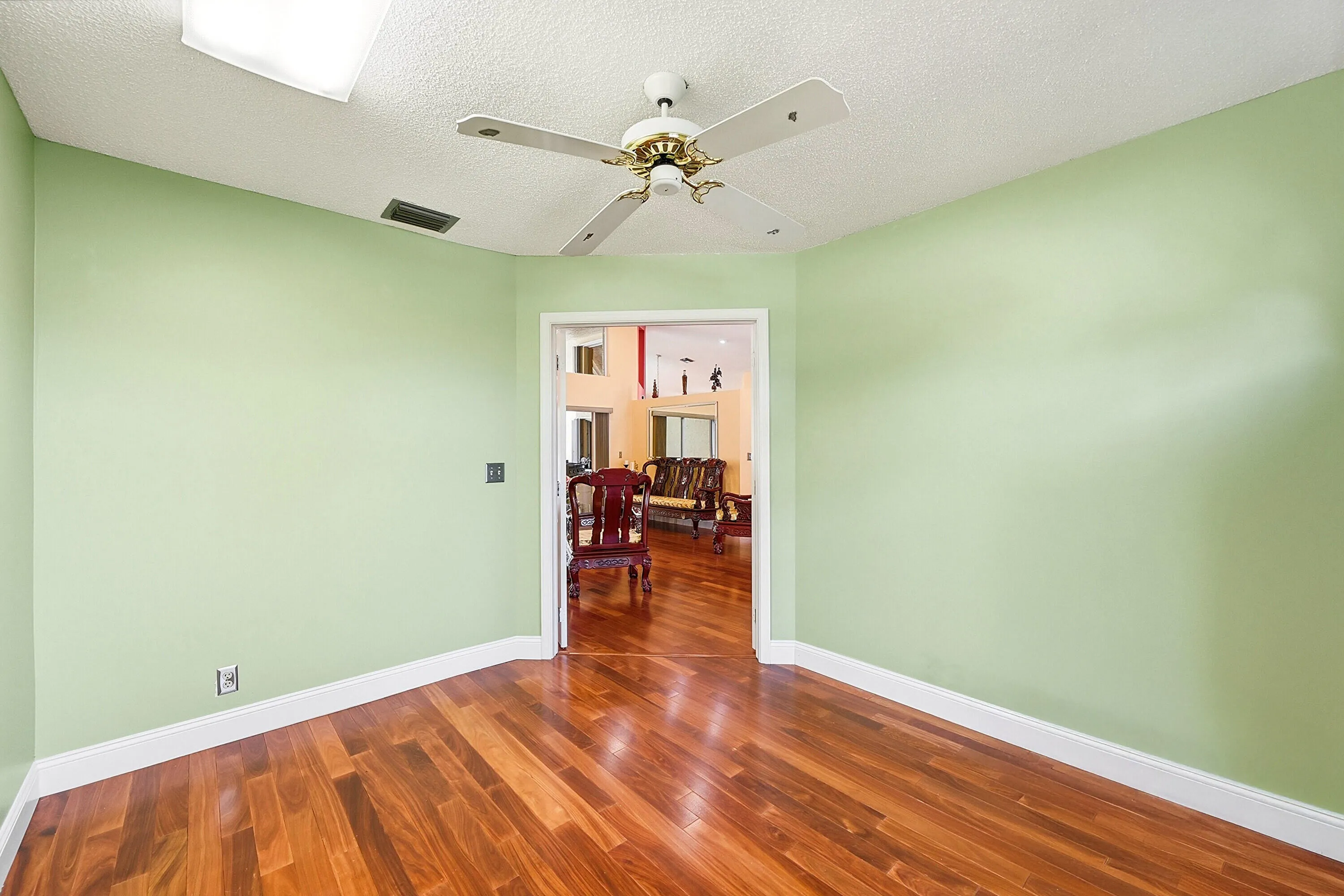 Office/5th bedroom