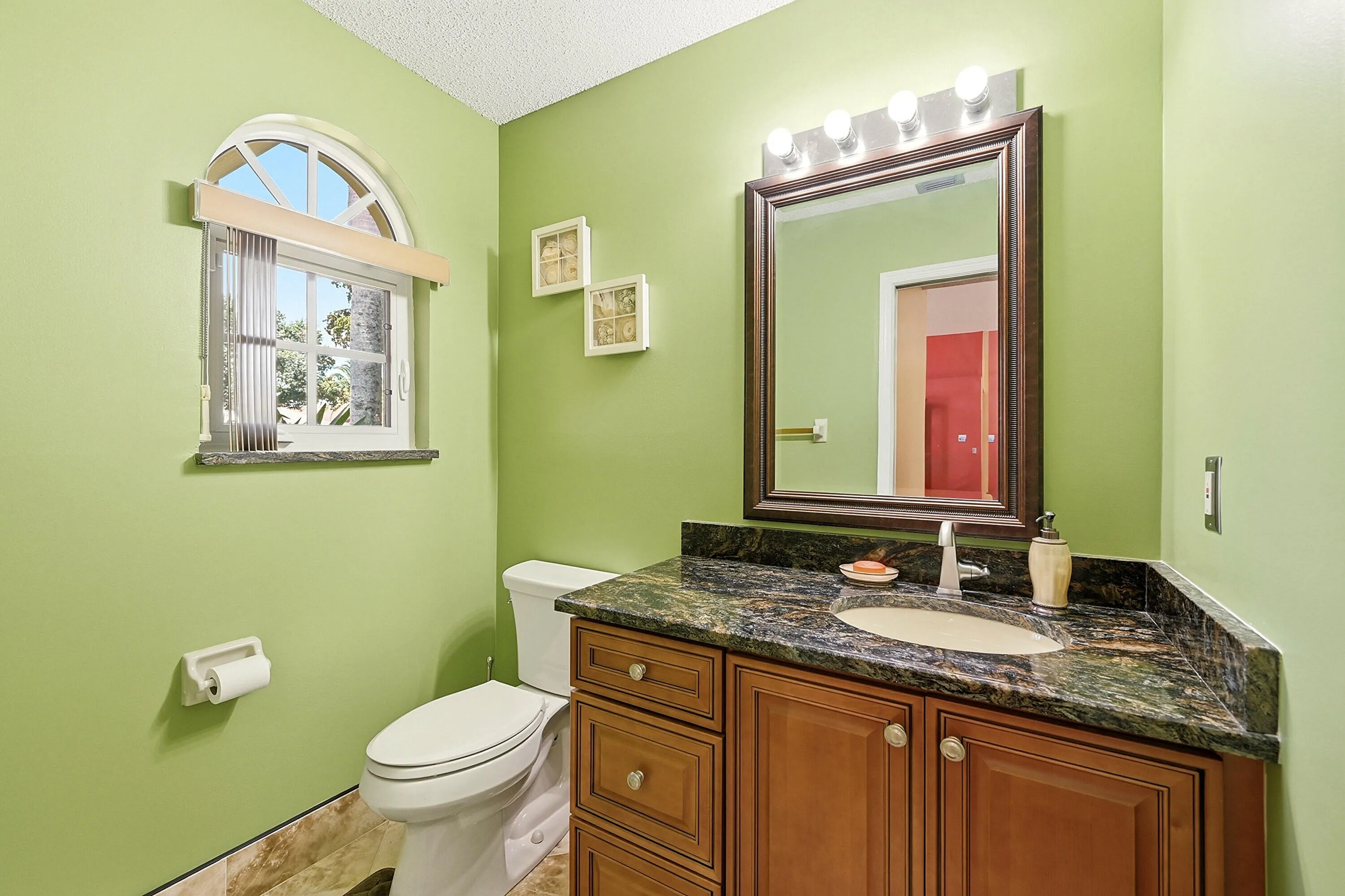 1/2 bath